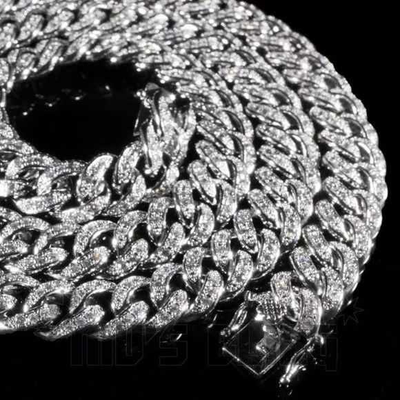 18KPREMIUM White Gold Plate Iced Out Cuban Chain